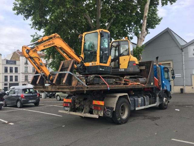 Location de pelles et mini-pelles et engins de chantiers / Particuliers et Pros
