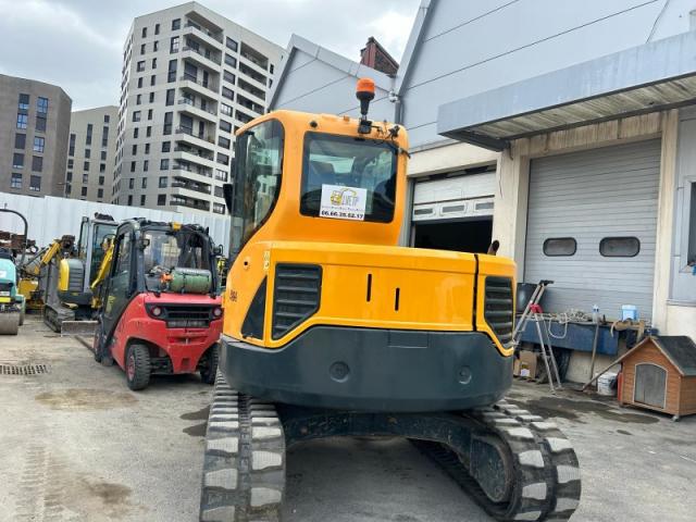 LOCATION PELLE 8T AVEC SES GODETS BRH / AVEC OU SANS CHAUFFEUR/ ILE DE FRANCE
