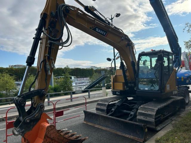 LOCATION PELLE 15T AVEC SES GODETS BRH AVEC OU SANS CHAUFFEUR ILE DE FRANCE
