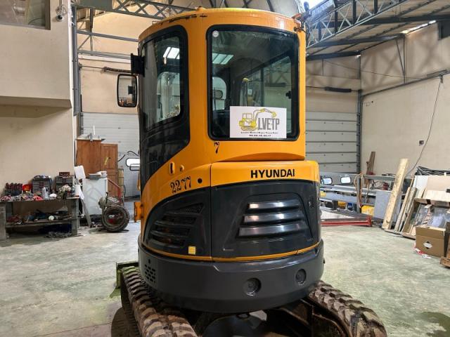 VENTE PELLE 3T HYUNDAI 30Z9AK AVEC 3 GODETS 30/60 ET CURAGE ILE DE FRANCE 
